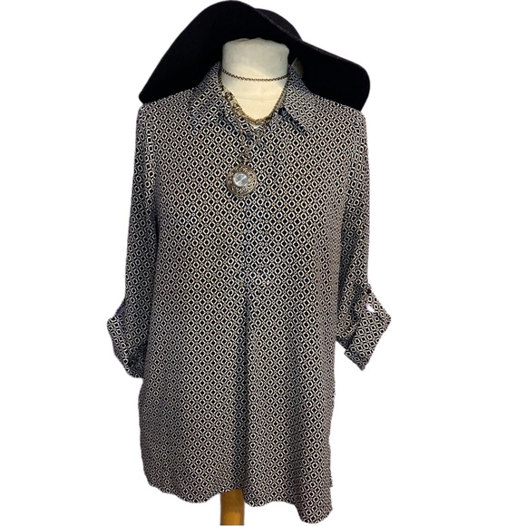 Geometric Black Printed Top - Picture 1 of 5